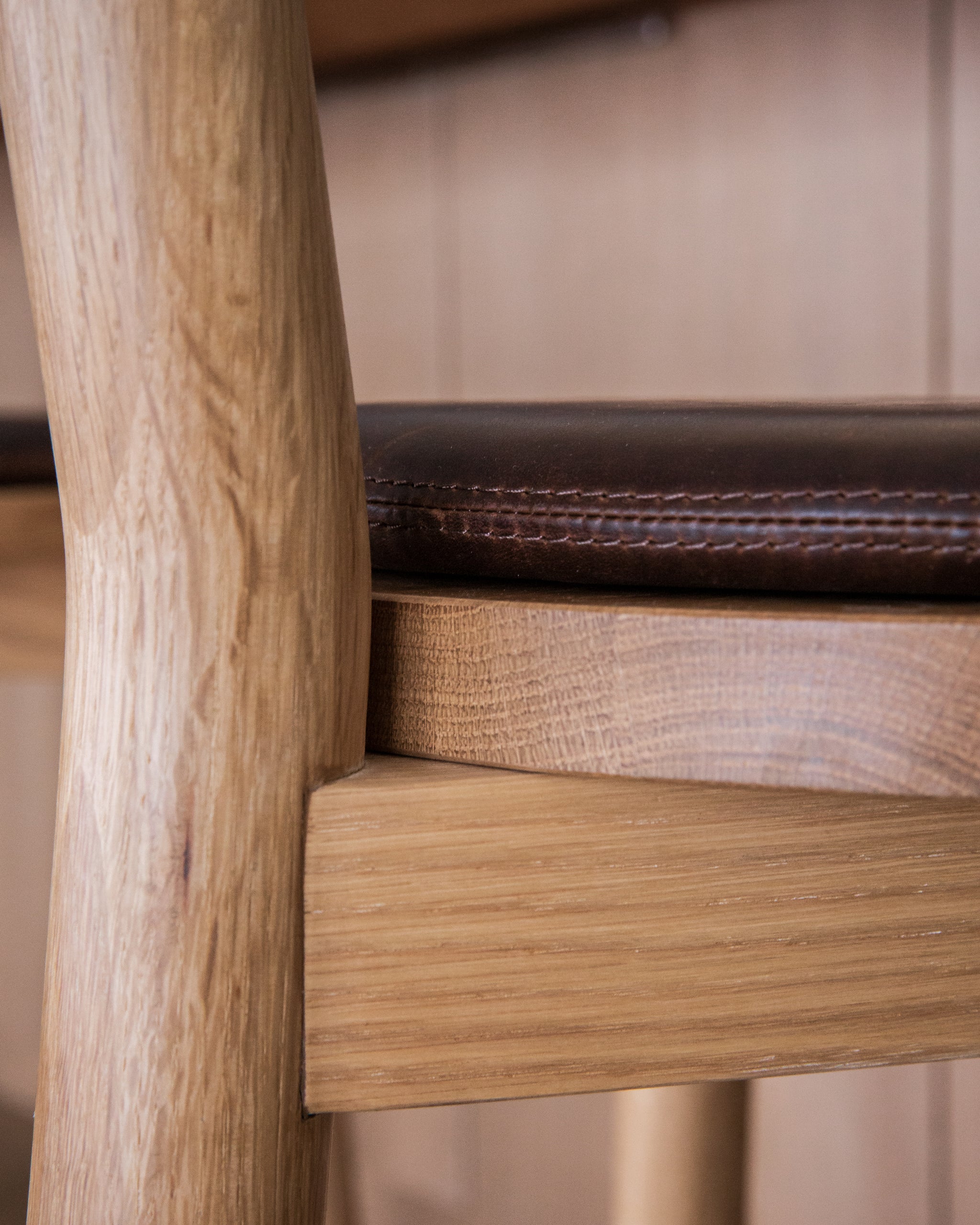 White Oak Frame / Maple Brown Leather Cushion